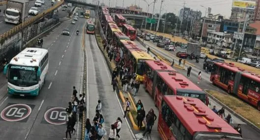 Movilidad en Bogotá hoy: trancón en Transmilenio por estación Virrey y Calle 100