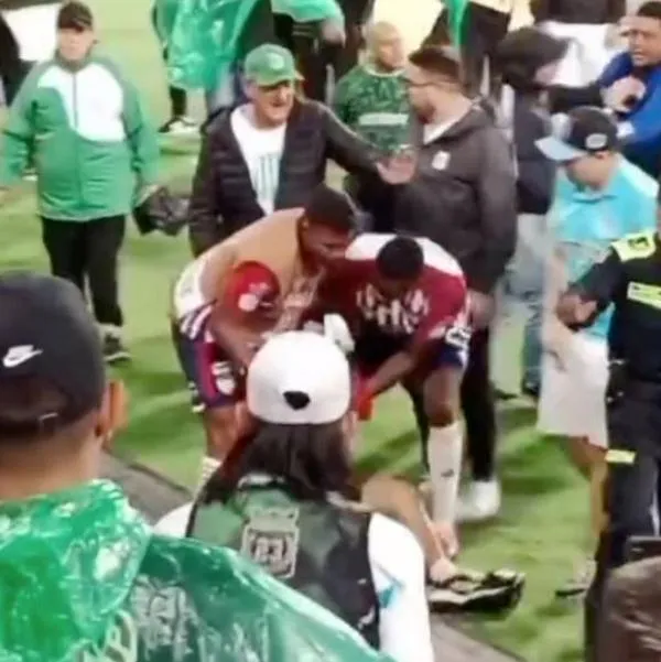 Jugadores de Junior ayudaron a hincha por golpiza de fanáticos de Nacional