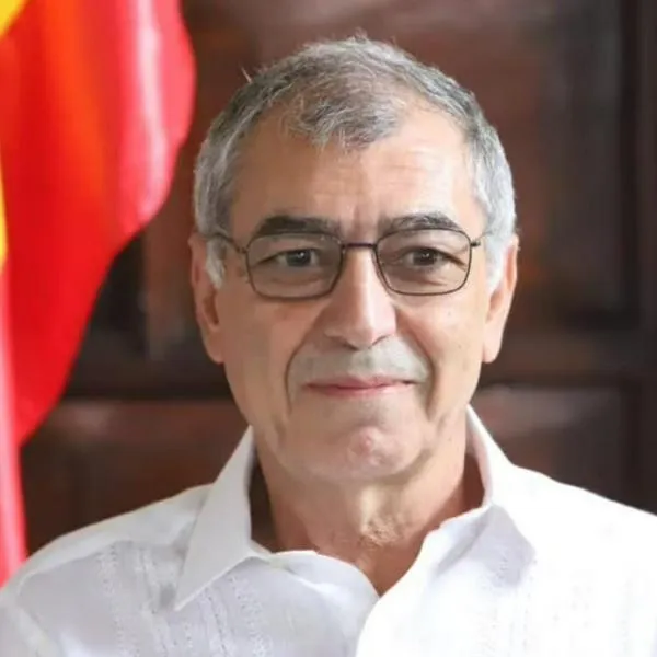 William Dau le tiro dura crítica con Margarita Cabello por caso Karen Abudinen