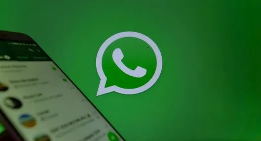 ¿Por qué en WhatsApp aparece que está en línea sin estarlo? 