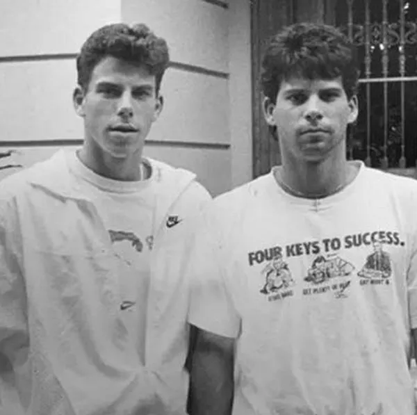 ¿Por qué los hermanos Menéndez mataron a sus padres y qué pasó con su fortuna?