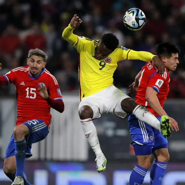 Convocatoria de Chile contra Colombia en Eliminatorias sin Sánchez y Vidal