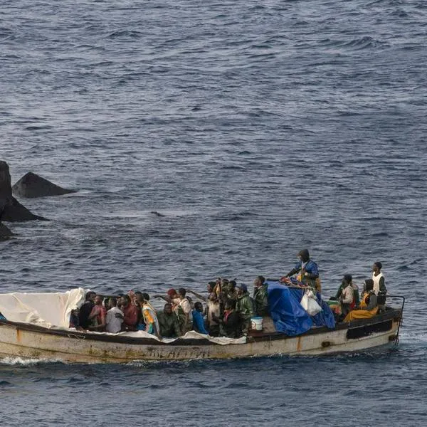 Naufragio en Islas Canarias, España, deja 9 muertos y 48 desaparecidos