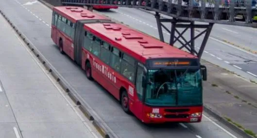 Transmilenio se estrelló con ambulancia que iba por el carril exclusivo sin autorización