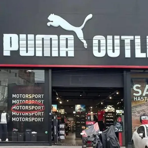 Outlet Puma en Bogotá: ropa y zapatos con descuento de hasta el 70 %. Hay para niños.