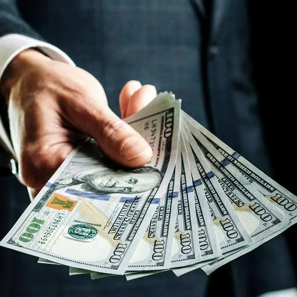 Dólar hoy en Colombia: precio se movería por baja del petróleo reciente
