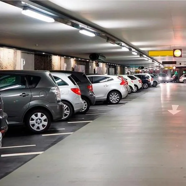 ¿Cuántos parqueaderos debe tener un conjunto residencial? Hay un mínimo por ley