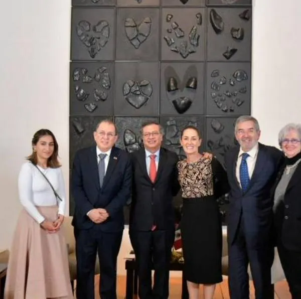 Petro sigue diciendo que Claudia Sheinbaum, presidenta de México, es del M-19
