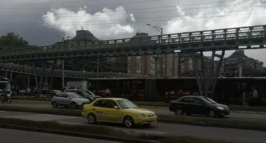 Trancón en Transmilenio, en la calle 100.