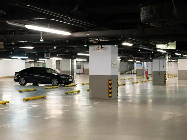 Parqueaderos de conjuntos residenciales: quién puede usarlos y qué dice la ley