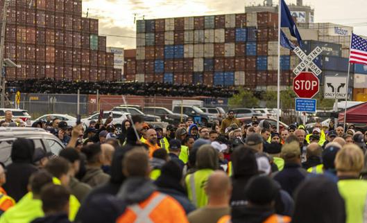 ‘¡La huelga puede durar un día, una semana, 30 días o 3 meses!’, advierten estibadores en EEUU