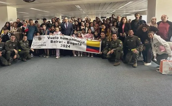 Evacúan del Líbano a 114 colombianos en medio de ataques de Israel y tensión