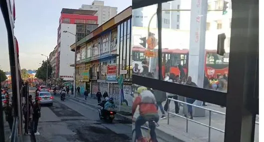 Movilidad en Bogotá hoy: trancón en avenida Caracas con calle 76 por Transmilenio