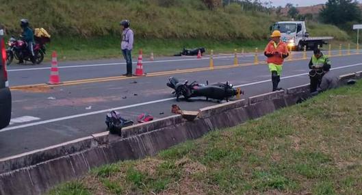 Chocaron motocicletas en vía entre Caldas y Risaralda