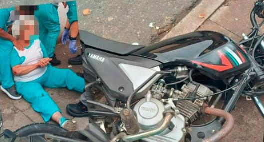 Motociclista haciendo piques arrollaron a dos adultos mayores en Manrique