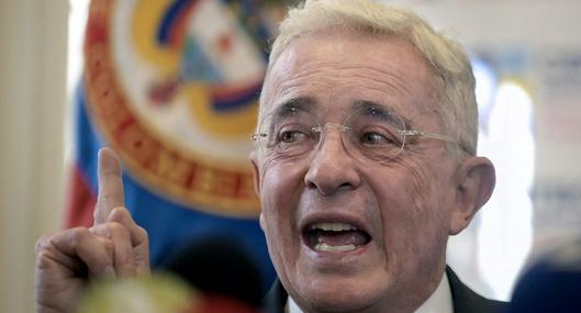 Álvaro Uribe Vélez dijo por qué se retiro de la audiencia y criticó a jueza