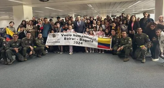 Aterrizó en Bogotá vuelo humanitario con más de 100 colombianos provenientes de Líbano