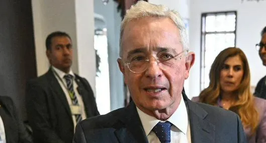 A Álvaro Uribe no le aplazarán audiencias, pero aceptan tutela su favor