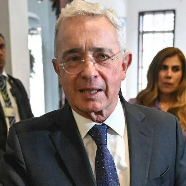 A Álvaro Uribe no le aplazarán audiencias, pero aceptan tutela su favor
