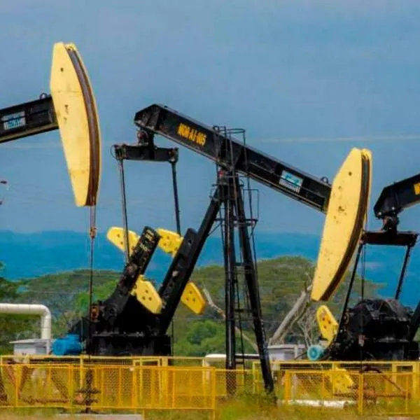 Precios del petróleo se disparan por amenazas de Netanyahu contra Irán