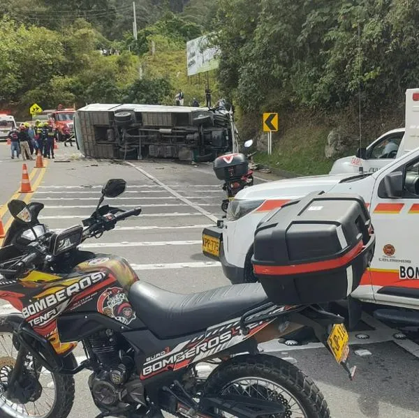 Accidente en la vía La Mesa.
