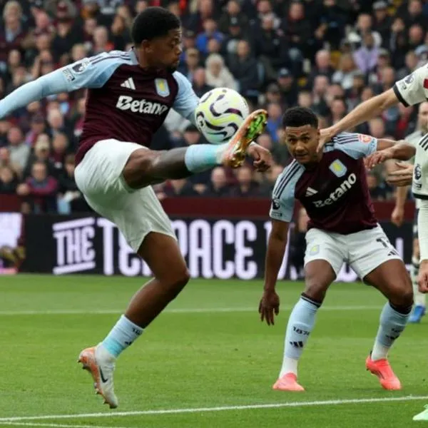 Con Jhon Durán en cancha, Aston Villa igualó 0-0 con el Manchester United, en Premier