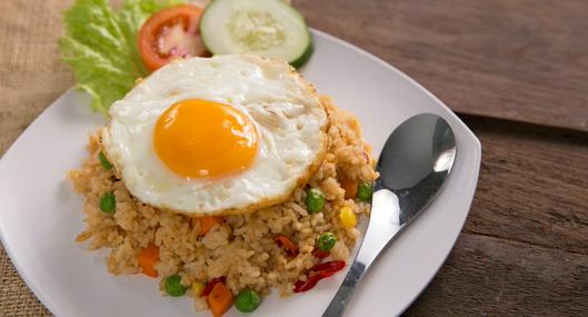 ¿Qué es más saludable comer arroz con huevo o arroz con pollo? 