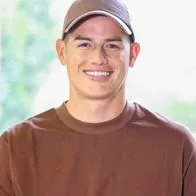 James Rodríguez aterrizó en Bolivia presumiendo de marca deportiva