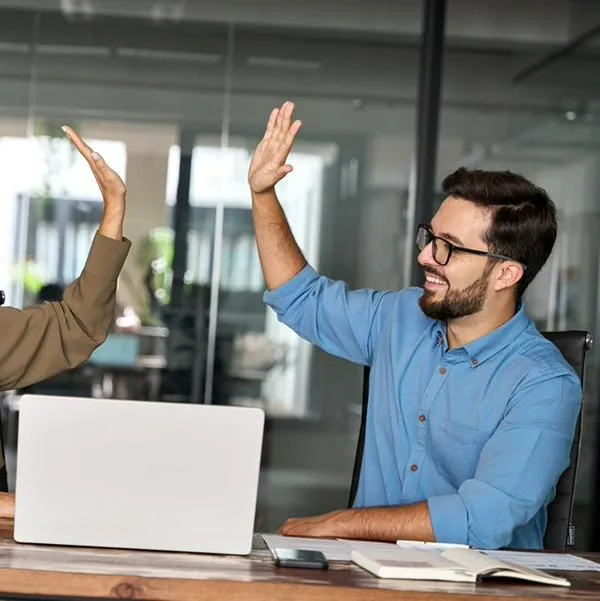Ofertas de empleo de Compensar e Icetex para los jóvenes sin experiencia