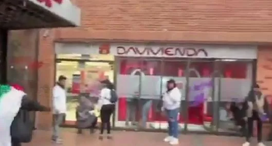 Video de ataque a Davivienda hoy en Chapinero este 7 de octubre en Bogotá