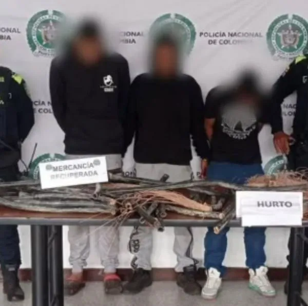 Atraparon a ladrones de cobre en alcantarilla de Bogotá con $ 30 millones de cable