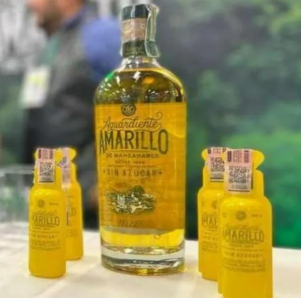Panelista de Blu Radio prendió debate por aguardiente amarillo y demandas en Colombia: "Sabe igual, es puro marketing", dijo Luis Ernesto Gómez. 