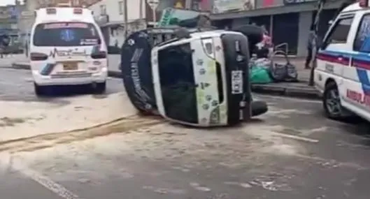 Durísimo accidente en Suba (Bogotá): 2 carros quedaron destruidos por choque contra bus del SITP. Hay un largo trancón en la zona. 