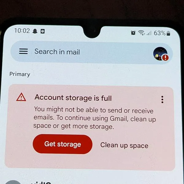 ¿Cómo hago para cambiar el correo electrónico del celular? 