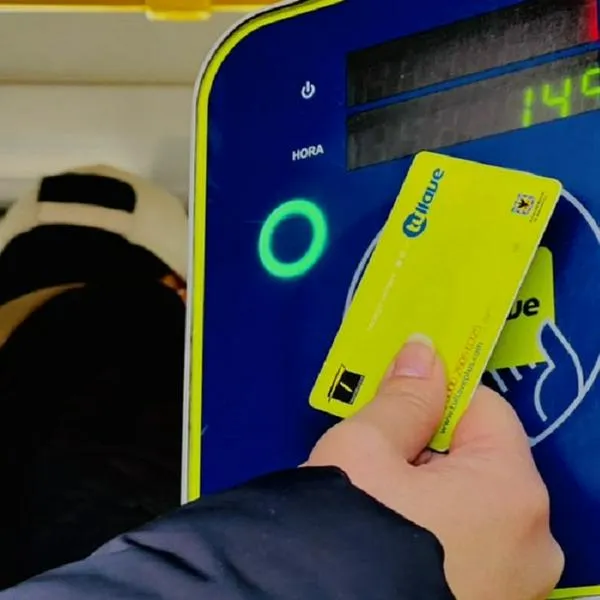 Alertan a usuarios de tarjetas de Transmilenio. 