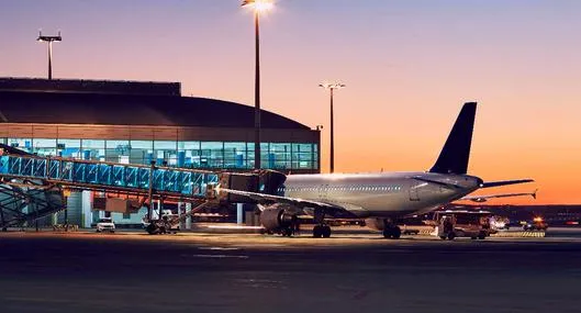 Foto de avión, en nota de cuál es la aerolínea más barata en Colombia, adelante de Avianca, Latam y otras