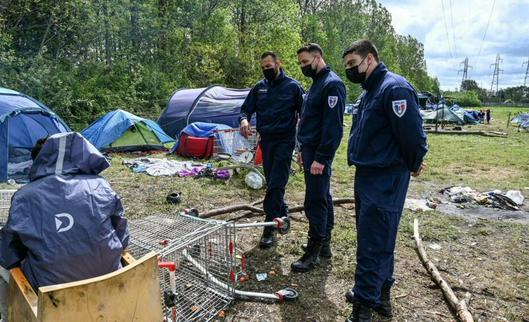 Francia prepara una nueva ley para luchar contra la inmigración clandestina