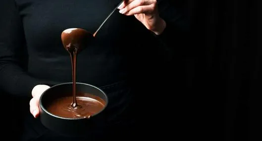 Foto de dulce, en nota de cómo usar el chocolate negro de ayuda para bajar de peso, con pasos en la dieta