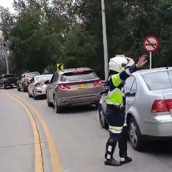 Plan retorno Bogotá: Muerto en vía Bogotá-La Calera desata trancón