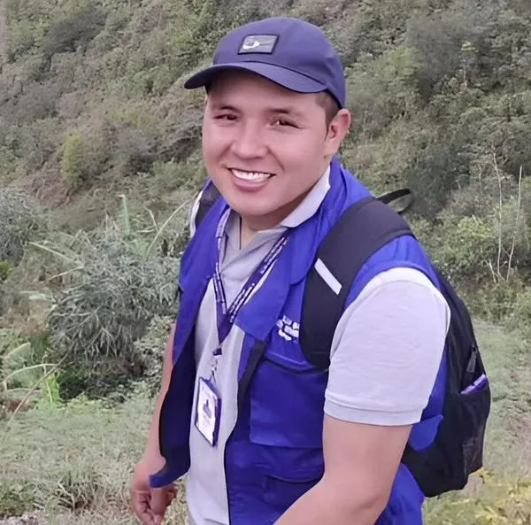 Psicólogo herido en ataque armado en Nátaga lucha por su vida en la UCI