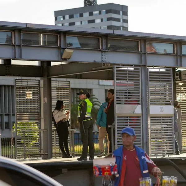 Galán anunció más policías y uso de drones para combatir  robos en Transmilenio