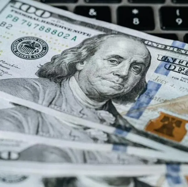 Precio del dólar sigue fortaleciéndose y amanece por encima de $ 4.250