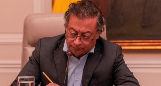 Gustavo Petro se reunirá con embajadores y cónsules por investigaciones del CNE