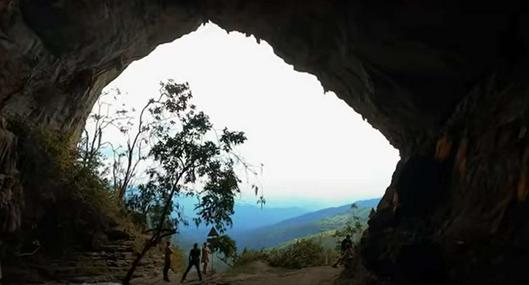 Foto de cueva, en nota de dónde es Ventanas de Tisquizoque, en Colombia: parece de inteligencia artificial