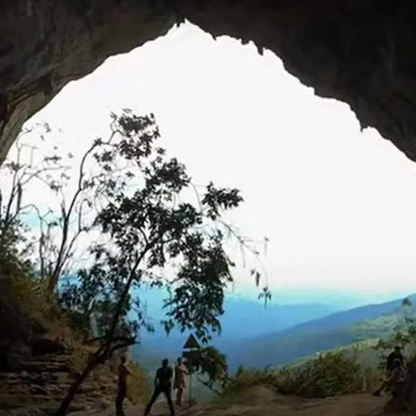 Foto de cueva, en nota de dónde es Ventanas de Tisquizoque, en Colombia: parece de inteligencia artificial