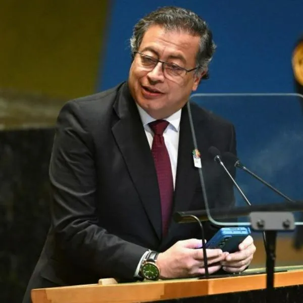 Presidente Gustavo Petro subió en aprobación según encuesta de Invamer Poll