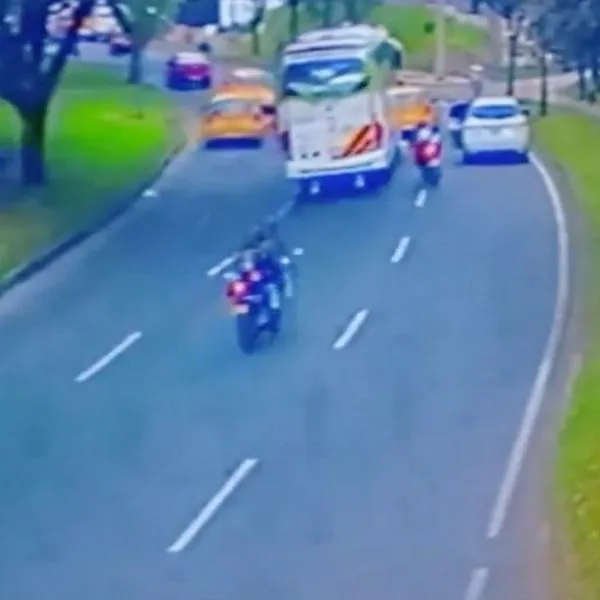 Accidente carrera Séptima Bogotá: detalles de motociclista que murió por portazo
