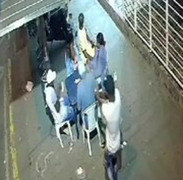 Sicarios en moto asesinaron a un intendente de la Policía en Ciudad Córdoba, en Cali