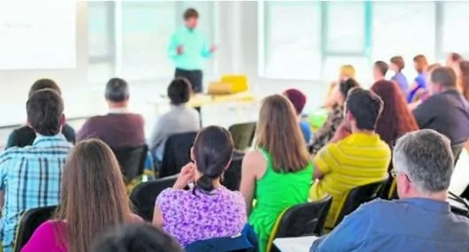 ¿Quién puede representar a un propietario en una asamblea? 