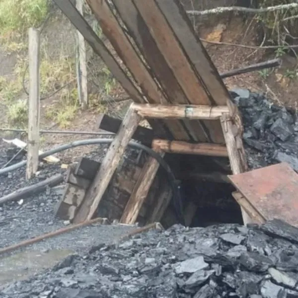 Explosión en mina de carbón en Santander deja un muerto y tres hombres heridos